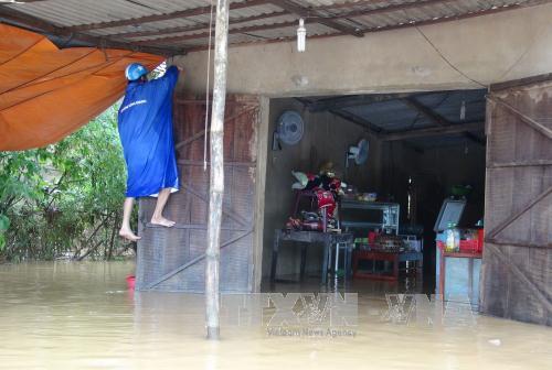 Quảng Bình: Mưa to, hàng trăm nhà dân ngập trong nước